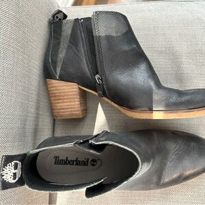 Timberland Women's Black and Tan Ankle Booties